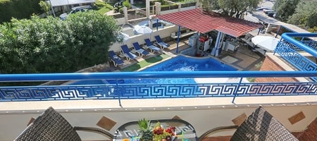 Family Studio Pool View
