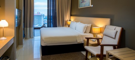 Executive Balcony King (City View)