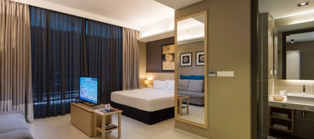 Poolside Suite King (Heritage View)