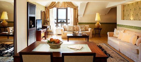 Deluxe 3-bedroom apartment