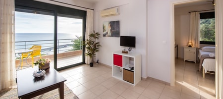 Apartment with Sea View - First Floor