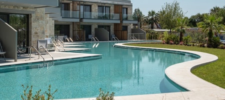Deluxe Suite Sharing Pool