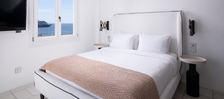 Premium Suite with outdoor Jet Tub sea view