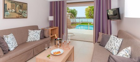 Suite with Private Pool & Sea view