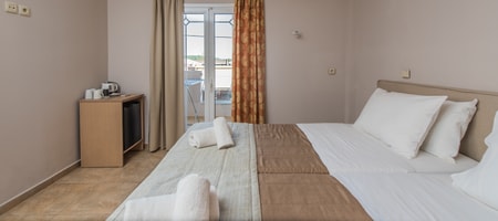 Apartment 2 Bedrooms with Side Sea View