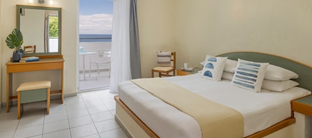 Double or Twin Room Sea View