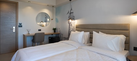 Deluxe Double or Twin Room with Partial Sea View