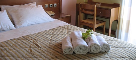 Deluxe Sofita with 1 King Size Bed