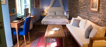 DELUXE DOUBLE ROOM WITH SHOWER