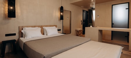 Queen Suite with Spa Bath