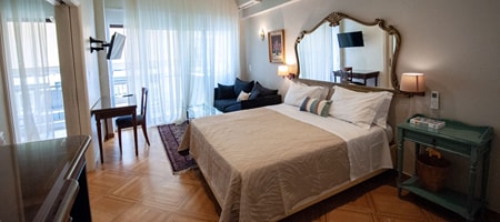 Kolonaki Hideaway Suite | Xenokratous 25 Athens 106 76