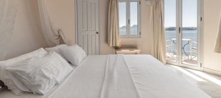 Red Tower 2-Bedroom Suite Sea View