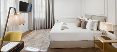 Elegant Room with Balcony (Residence)