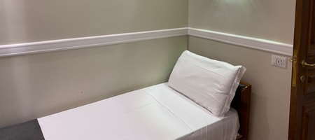 Quintuple Room
