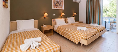 Summer View Hotel - Triple Room with Garden View