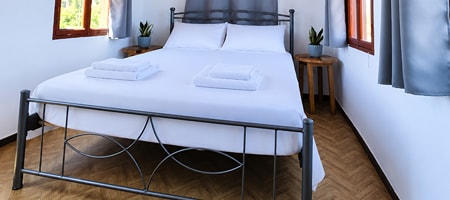 Double Room with Double Bed and Shared Bathroom