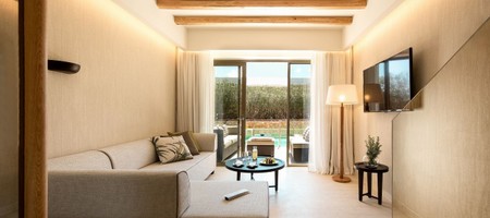 Family Two Bedroom Suite Swim up Sharing Pool
