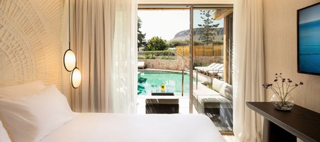Family Suite Swim Up Sharing Pool