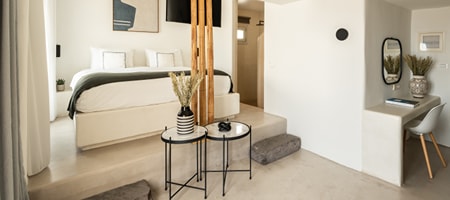 Premium Room Caldera View with Outdoor Mini Plunge Pool Quadruple