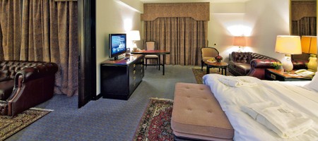 Executive Corner Suite