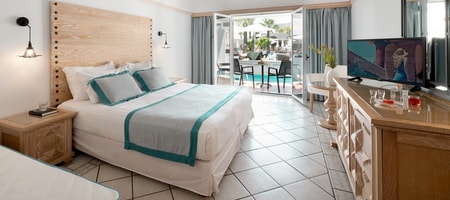 Family Suite Sharing Pool
