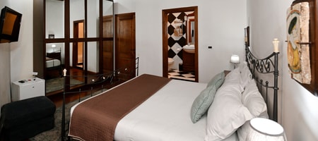 Double Room with Private Bathroom - 15 Vicolo dell'Aquila