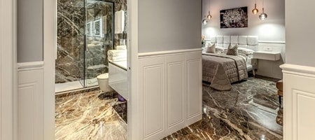 Oasis Queen Suite with Balcony