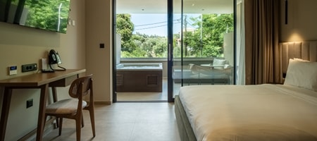 Junior Suite with outdoor Hot Tub