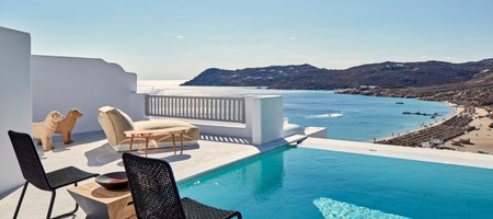GRAND EXECUTIVE Suite with Sea View & Private Pool