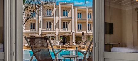Deluxe Suite Pool Access
