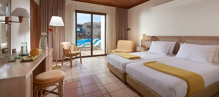Main Building Double Room Pool Front