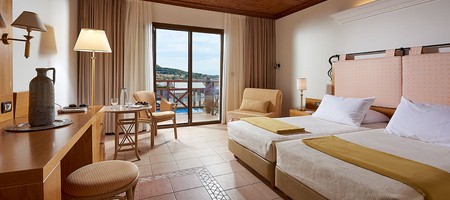 Main Building Double Room Garden View