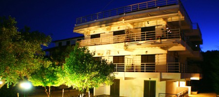 Salonikiou Beach Deluxe Apartments