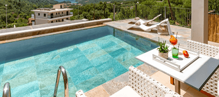 Deluxe Suite with private Pool