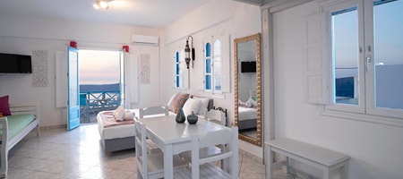 Elegant Suite with Caldera View
