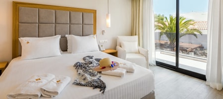 Deluxe Suite with Jacuzzi