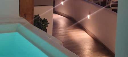 Poolfront Suite with Hot Tub & Caldera View