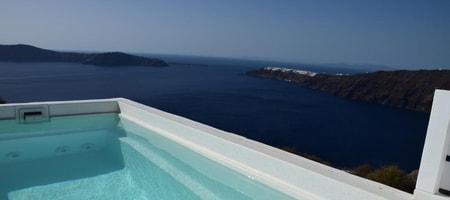 Deluxe Suite with Heated Plunge Pool & Caldera View