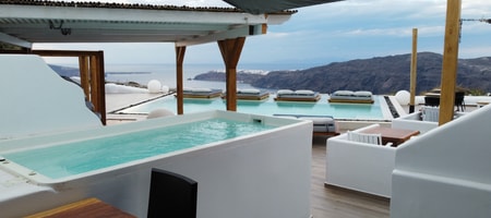 Executive Suite with Heated Plunge Pool & Caldera View