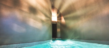 Suite with Cave Pool