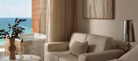 Spa Suite Sea View with Outdoor Jetted Tub