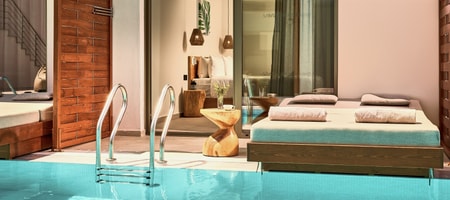Superior Swim Up Room