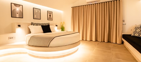 Honeymoon Suite with Private Hot Tub