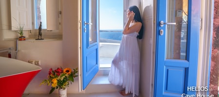 Helios Cave House with Hot Tub