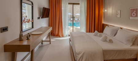 Signature Pool Suite