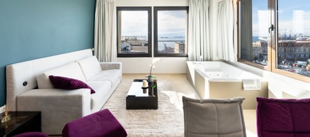 Riviera Jacuzzi & Sea View Suite 9