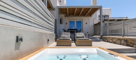 Blue Residence 2 with Jacuzzi