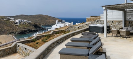 White Residence 1 with Jacuzzi