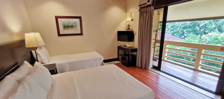 Deluxe Main building (beachfront)