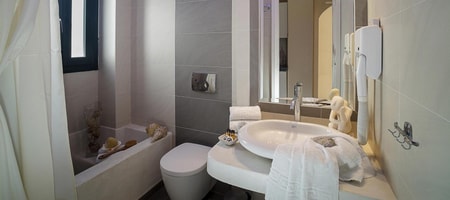 One-Bedroom Apartment (up to 4 Adults)